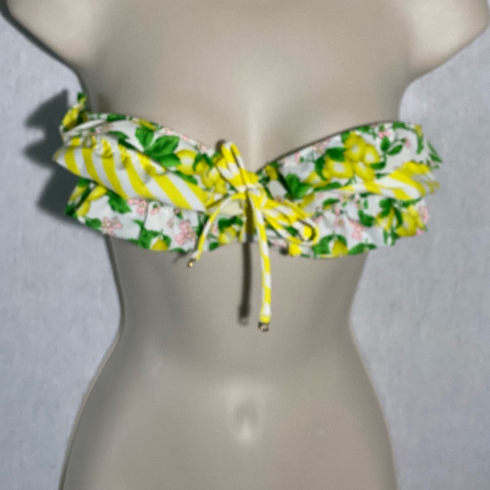 Victoria’s Secret swim top 30C Underwire